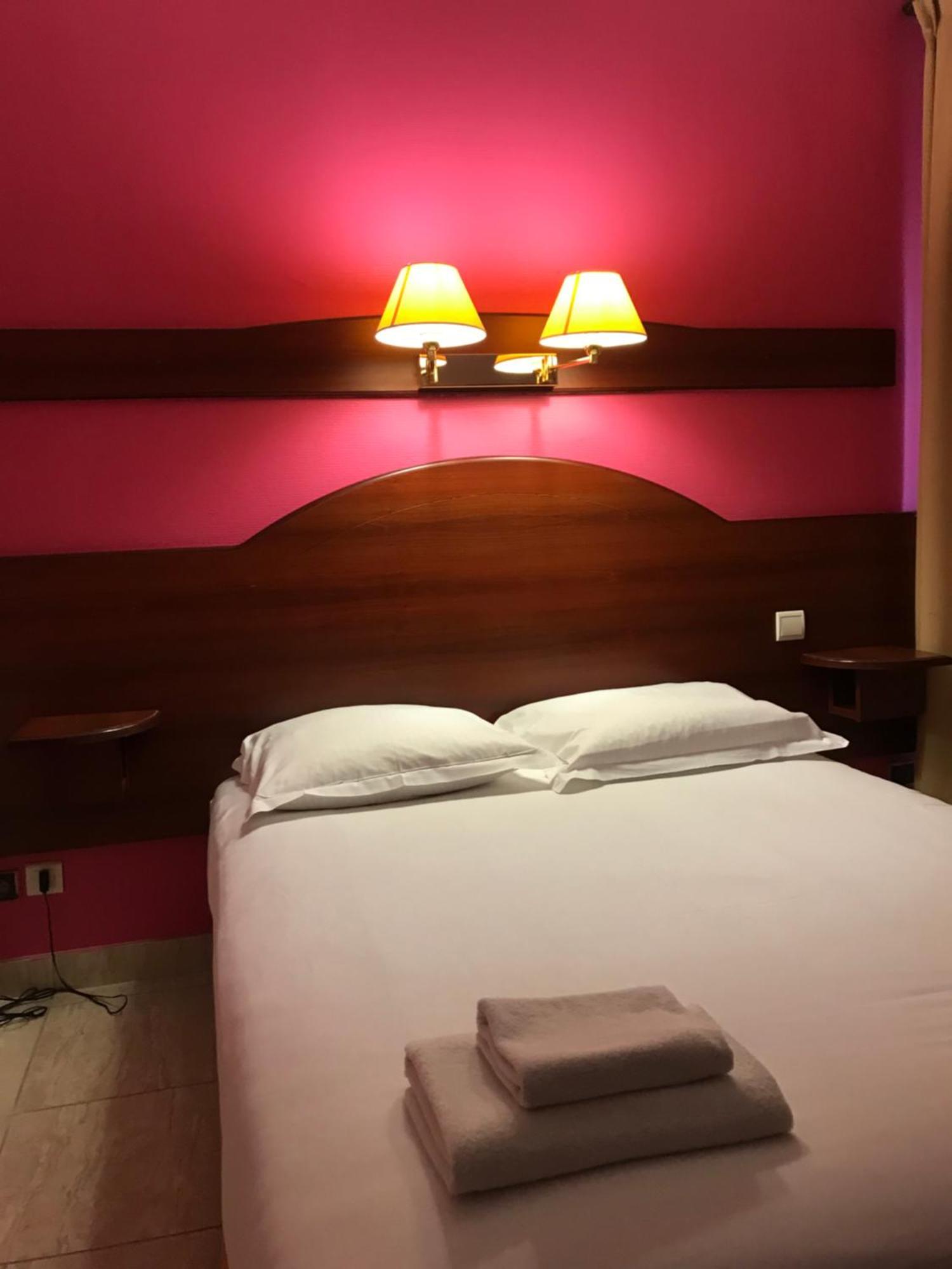 Hotel Couleurs Sud Centre-Ville Gare Charleville-Mézières Zewnętrze zdjęcie